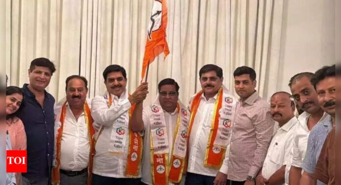Big blow to BJP as 6 Ulhasnagar netas join Shinde Sena & Kalani party | Thane News