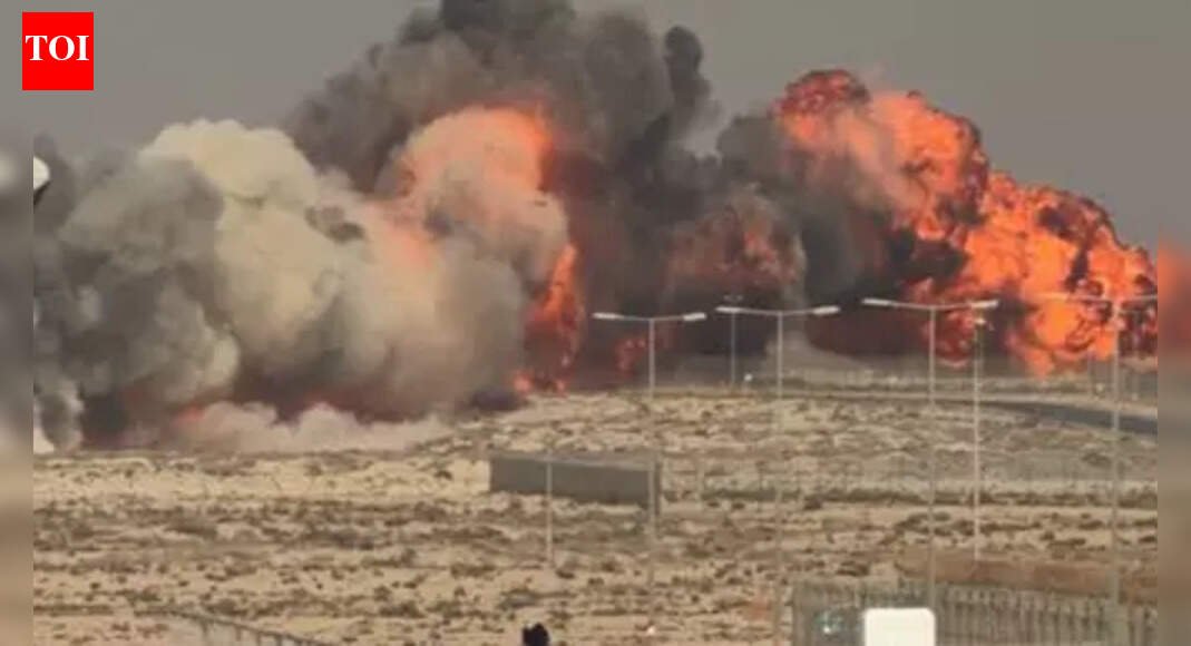Dubai Airshow Crash: Tejas fighter jet crashes in Dubai during air show; IAF confirms pilot dead | India News