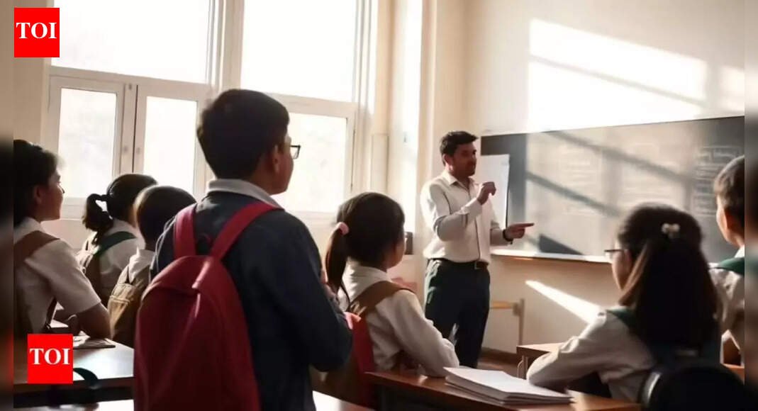 Panel hears 'no Hindi before Class 5' refrain in Maharashtra | Mumbai News