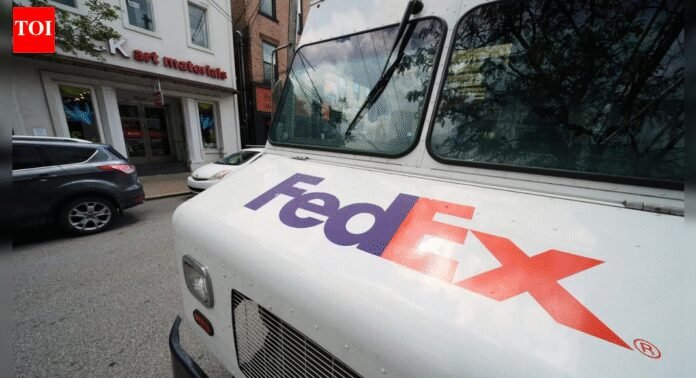 Thanksgiving 2025: Retailers Closed, Record Travel Forecast, and Black Friday Openings | Business