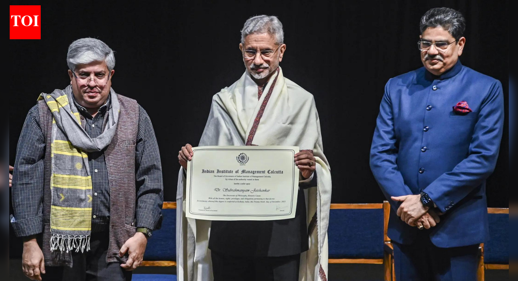 World looking beyond US, China to hedge against contingencies: EAM Jaishankar | Kolkata News