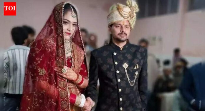 ‘Can’t take her dad’s hard-earned money’: UP groom returns Rs 31 lakh dowry, stuns guests | Agra News
