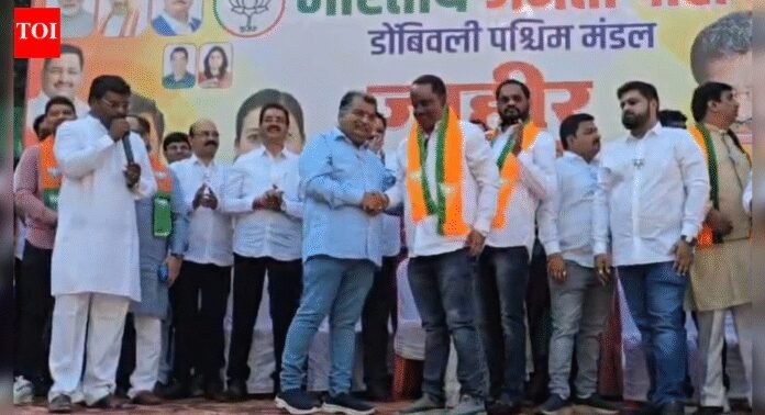 Ahead of polls, Kalyan MNS district chief defects to BJP | Thane News