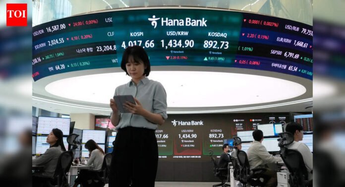 Asian stocks today: Markets trade mixed ahead of US economic data; HSI nears 1% loss; Nikkei adds over 800 points