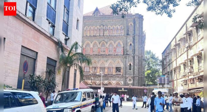 Bombay HC, esplanade court and Bandra magistrate court get bomb threat email | Mumbai News
