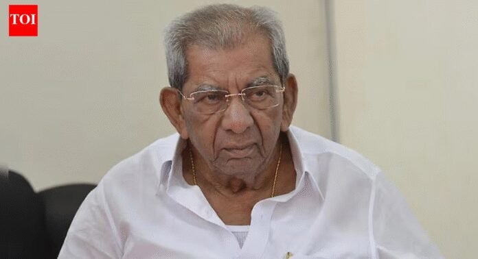 Congress leader Shamanuru Shivashankarappa passes away at 95; tributes pour in | India News