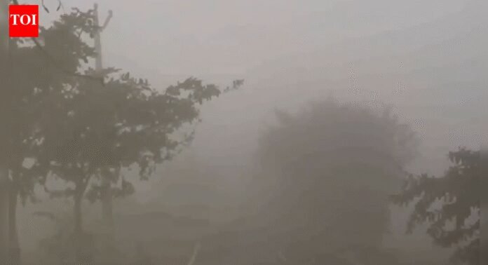 Delhi-NCR Pollution: IMD issues orange alert for dense fog; AQI soars to 633, flight operations affected | Delhi News