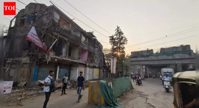 Demolition of decades old Optic Building clears way for SATIS Flyover in Kalyan; Deadline Feb 2026 | Mumbai News