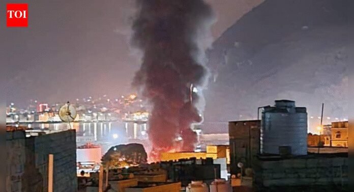 Escalation in Mukalla: Yemen declares emergency after Saudi Arabia bombs port; 72-hour blockade imposed