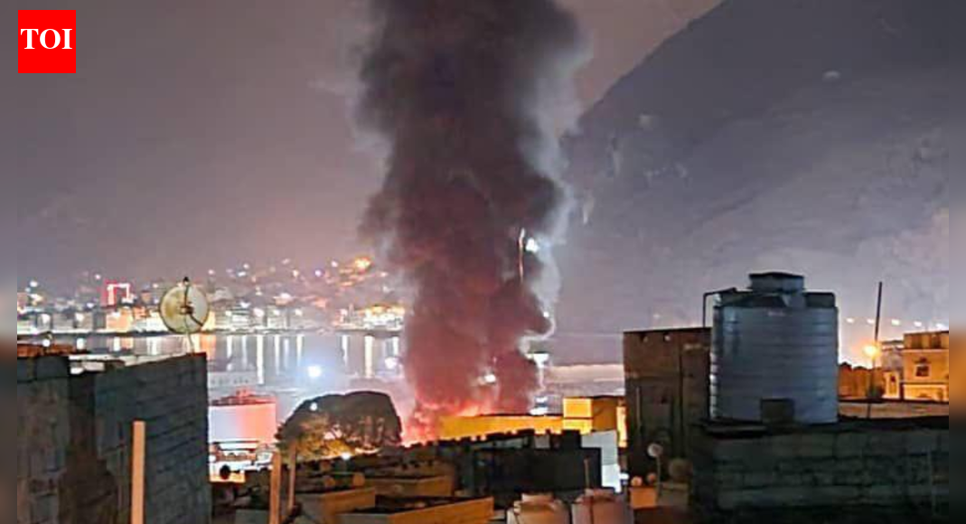 Escalation in Mukalla: Yemen declares emergency after Saudi Arabia bombs port; 72-hour blockade imposed
