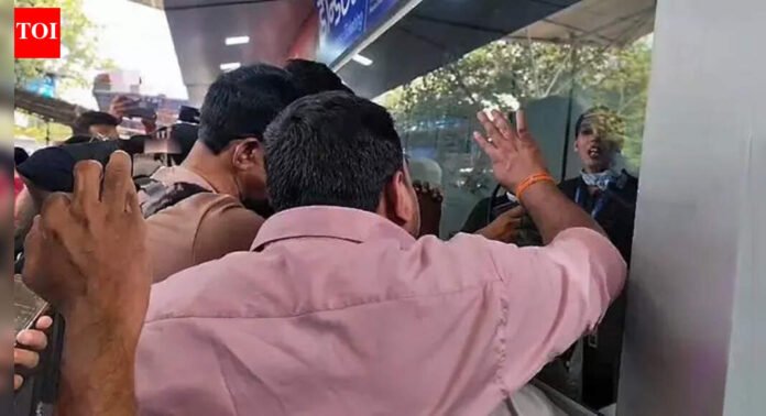 Indigo ground staff face violence, chaos during mass flight delays and cancellations | Mumbai News