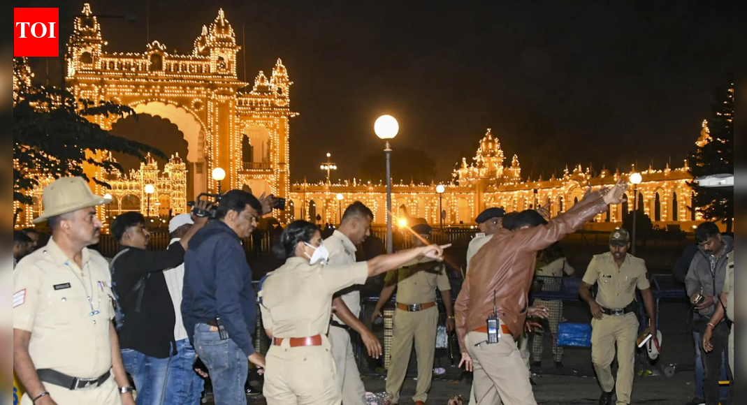 Karnataka: Balloon cylinder blast near Mysuru Palace kills 1; 4 injured | India News