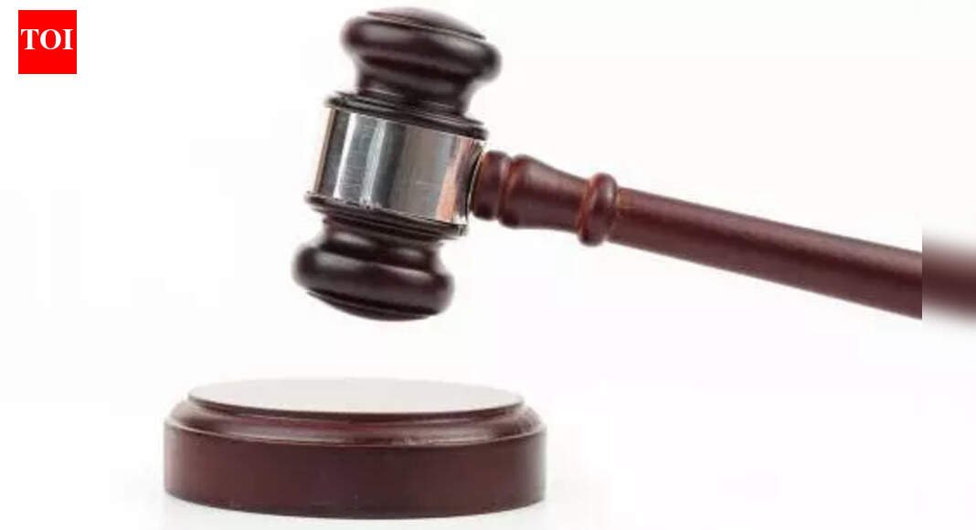 'Lack of evidence, faulty probe': Delhi court acquits trio in 2009 acid attack case; victim to challenge verdict | India News