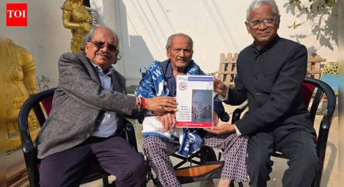 Legendary sculptor Ram Sutar to get First Borderless Babasaheb International Award posthumously | Mumbai News