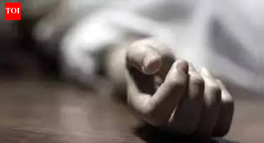 Man kills 8 month pregnant wife in drunken rage | India News