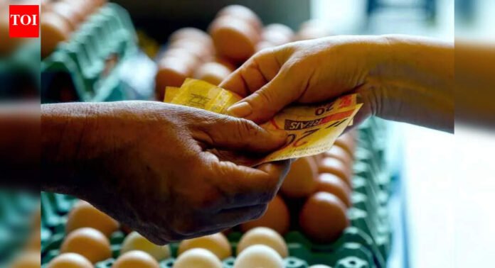 Mumbai: Eggs break new record at Rs 110 per dozen | Mumbai News