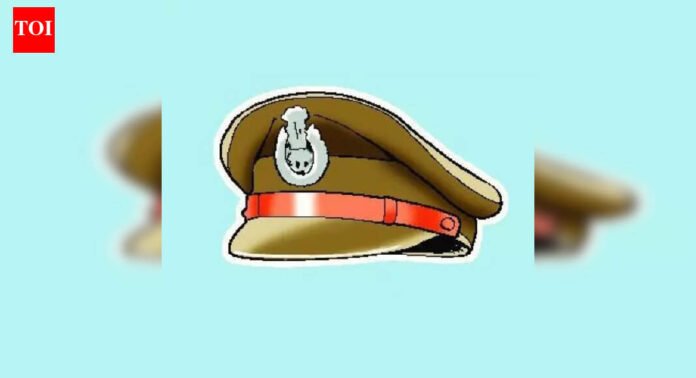 Mumbai’s police constable rescues senior citizen who was being assaulted by two, FIR registered | Mumbai News