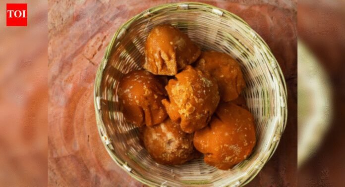 Neurosurgeon explains why replacing sugar with honey and jaggery may still harm blood sugar |