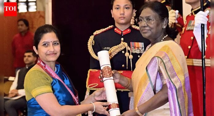 President Murmu presents Rashtriya Vigyan Puraskar, 2025 to distinguished scientists at Rashtrapati Bhavan | India News