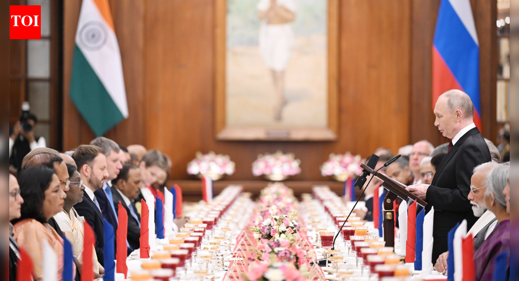 President Murmu’s banquet dinner for Putin: Jhol momo, saffron pulao, bharwan aloo & more; what was on the menu | India News