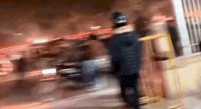 Security guards smash Mercedes with sticks, batons in Gurgaon | Gurgaon News