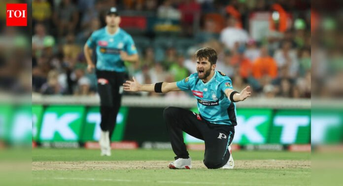 Shaheen Afridi smashed for 19 in an over, limps off injured as BBL nightmare continues | Cricket News