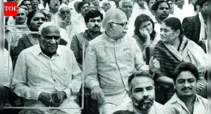 Sharing PM Modi photo, Digvijaya Singh lauds Sangh, BJP says attack on Rahul | India News