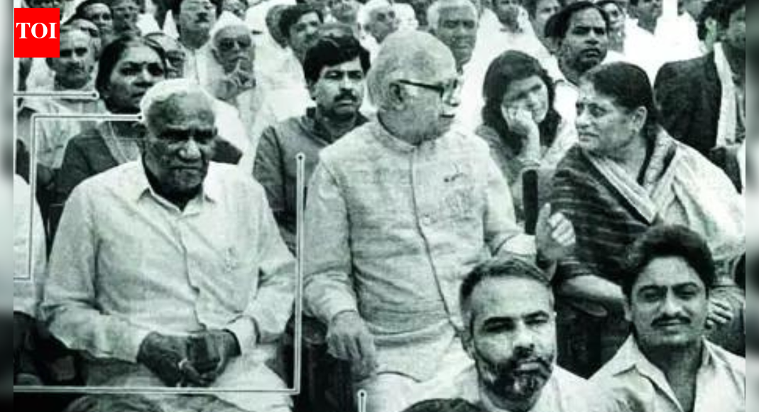 Sharing PM Modi photo, Digvijaya Singh lauds Sangh, BJP says attack on Rahul | India News