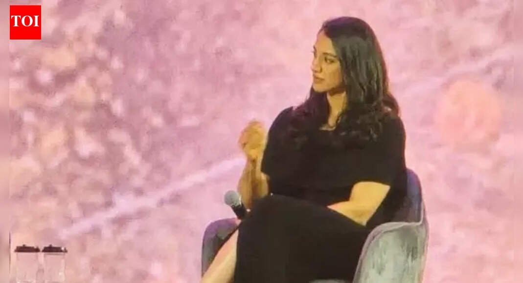 Smriti Mandhana's first public appearance after calling off wedding — says 'once you put on the India jersey, you keep all your problems aside' | WATCH | Cricket News