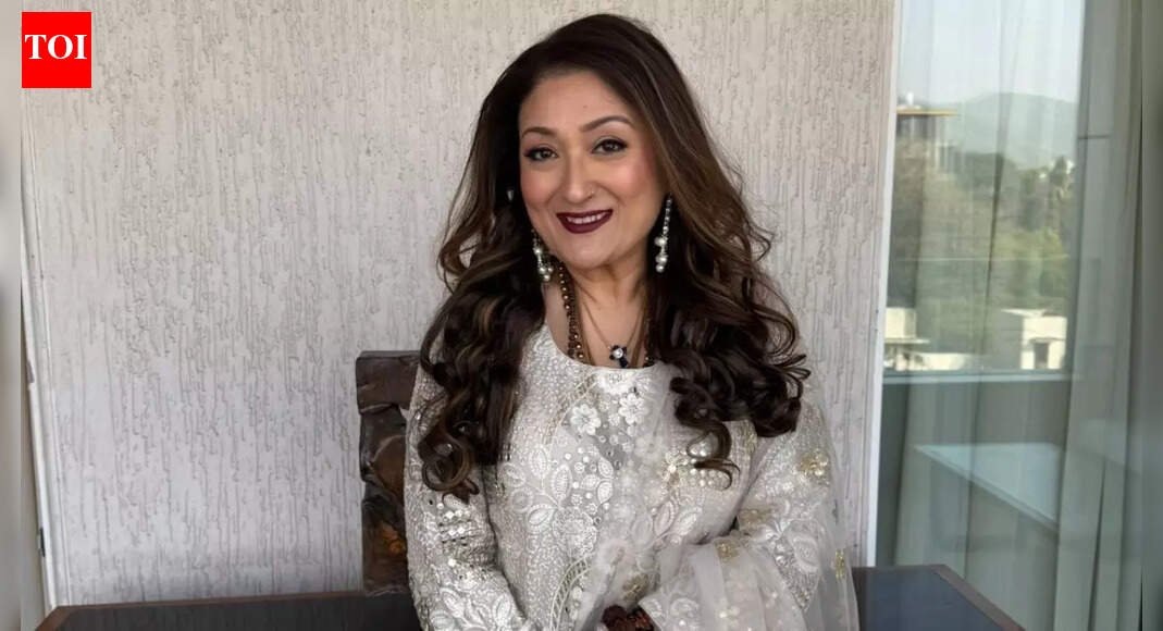 Sunita Ahuja CLARIFIES Govinda is not DATING an actress; She says, ‘That girl only wants his money’- Exclusive | Hindi Movie News