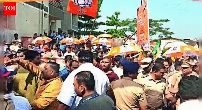 Tension in Dombivli as BJP, Sena workers vie for credit for redevelopment project | Thane News