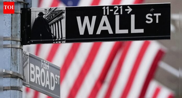 US stocks : S&P 500, Dow, Nasdaq see slight dip in final week of 2025; AI valuation worries linger