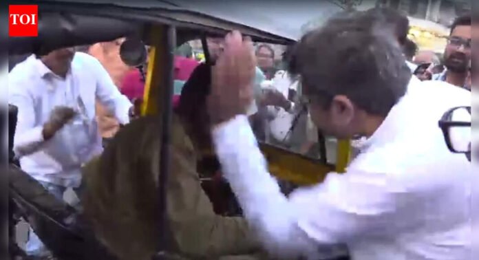 Watch: BJP MLA slaps auto driver in Mumbai; Congress condemns act | Mumbai News