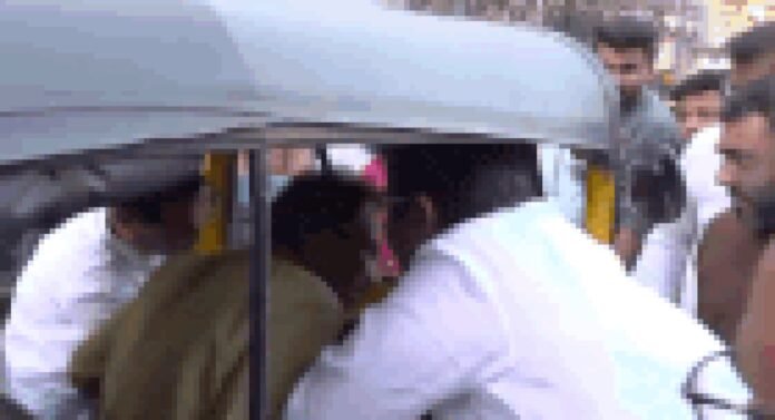 Watch: Mumbai BJP MLA slaps auto-rickshaw driver; video viral | Mumbai News