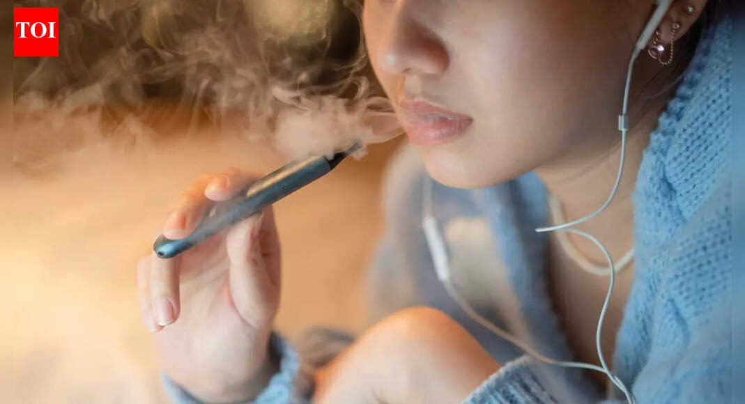 Woman loses sight in one eye after vaping the night before: Doc explains |