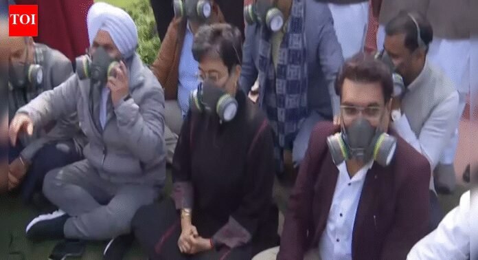 AAP holds protest in Delhi Assembly premises over rising air pollution | India News