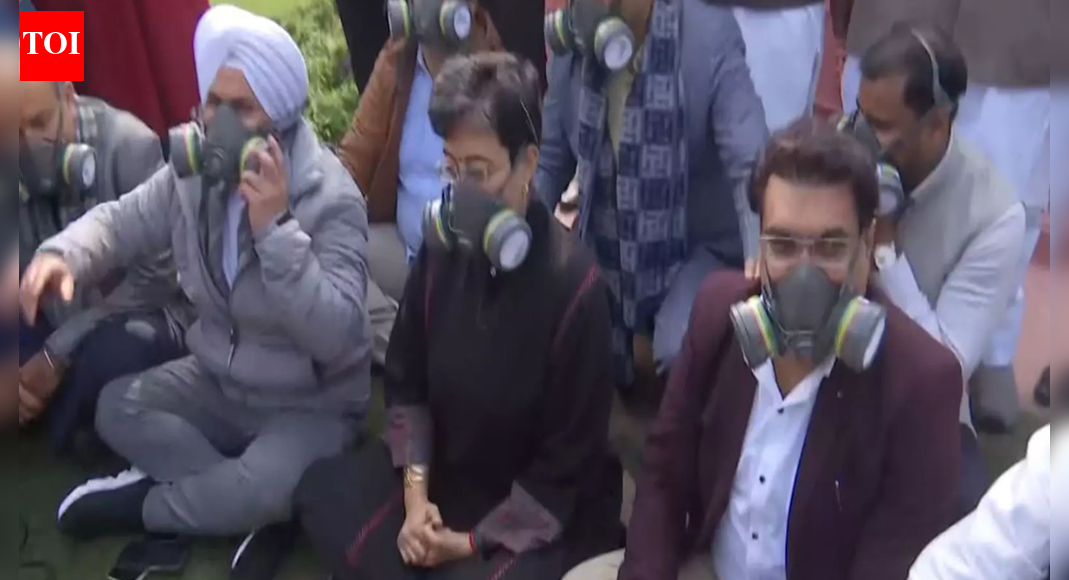 AAP holds protest in Delhi Assembly premises over rising air pollution | India News