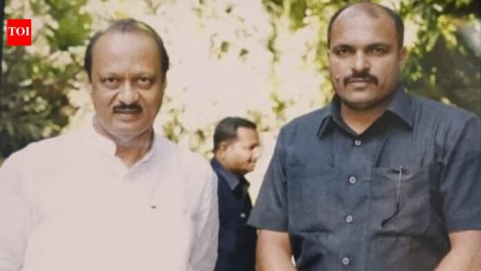 Air crash also claims life of 'Ajit's shadow' | Thane News