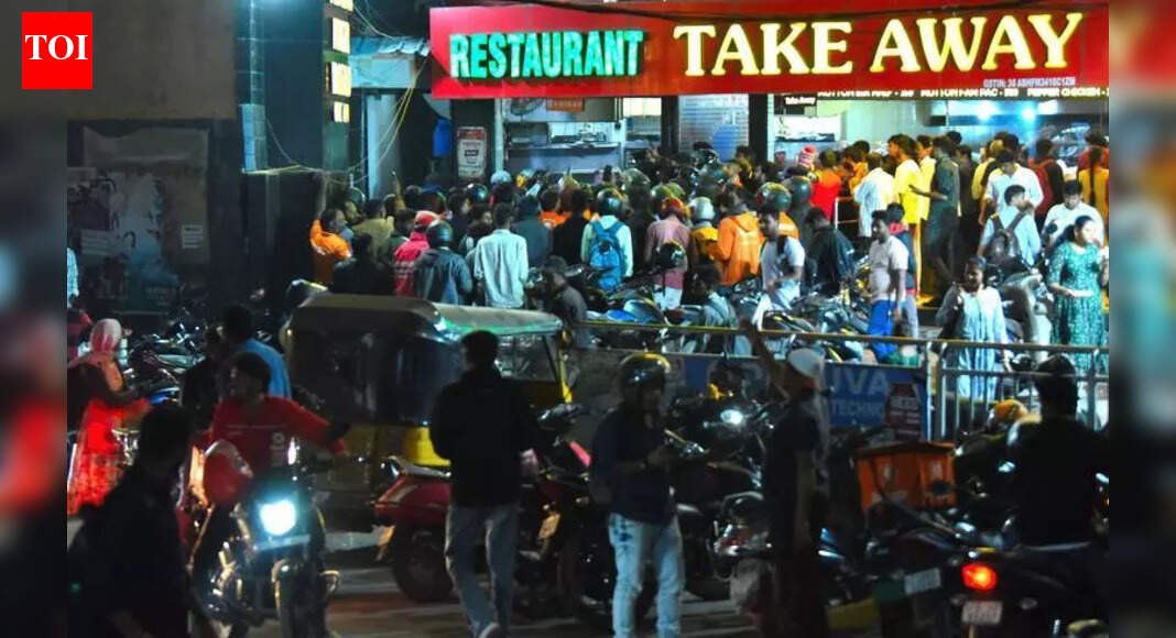 As gig workers strike nationwide on New Year’s Eve, delivery platforms offer incentives to meet order surge | Mumbai News