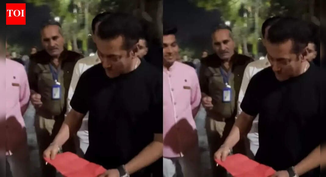 'Battle of Galwan' star Salman Khan called ‘Maamu’ at Goa airport by young fans, his reaction wins hearts - Watch |