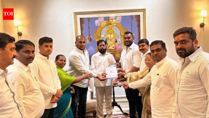 Big twist in Ulhasnagar civic body: 2 VBA councillors back Shiv Sena; BJP loses edge despite being sing | Thane News