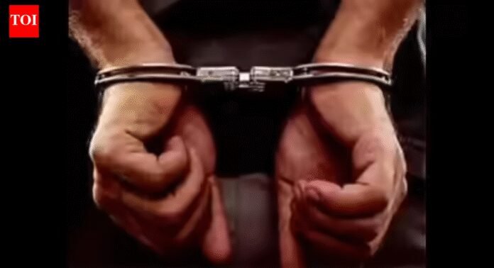 Cook held for spitting on chapatis | India News