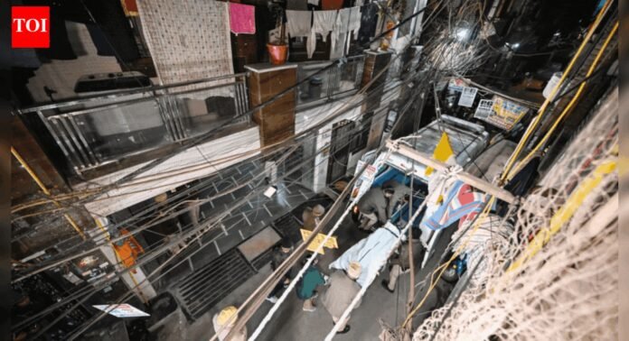 Delhi Murder: 'Dhatura laddoos, strangled with muffler' Delhi man walks into police station, confesses to killing mother, 2 siblings; attempted suicide multiple times | Delhi News