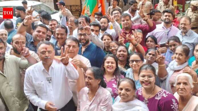 Hung House: Shiv Sena, BJP vie for Ulhasnagar mayor’s post; VBA emerges kingmaker | Thane News