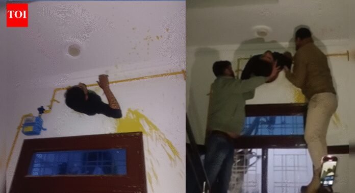 Kota burglary attempt fails after thief gets trapped in exhaust fan window; arrested, accomplice flees | Jaipur News