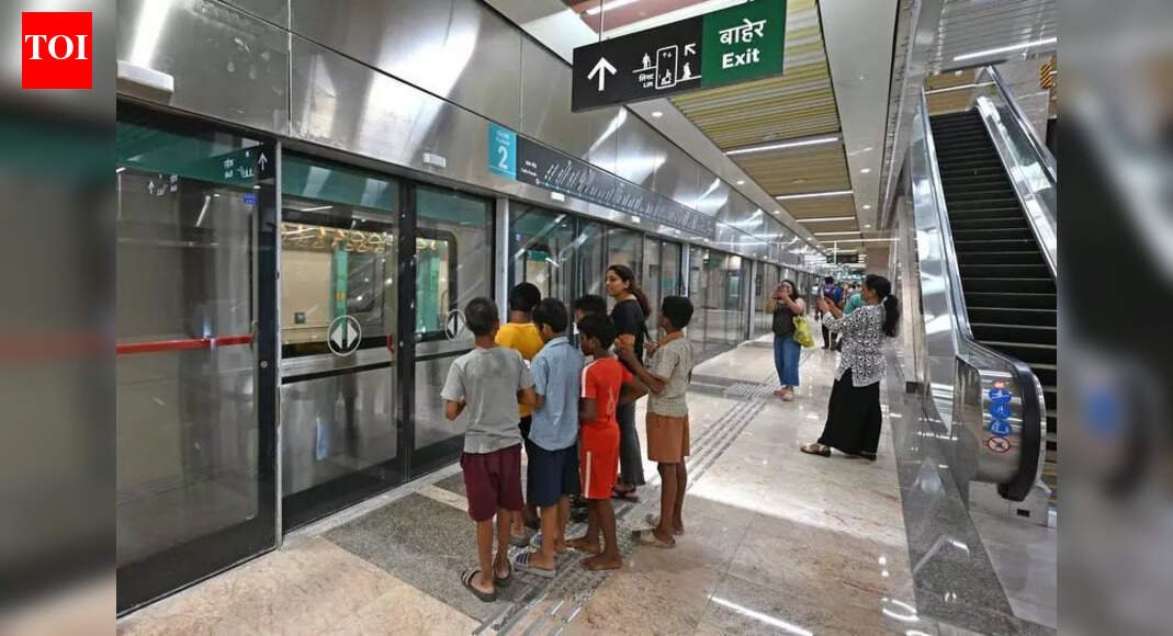 Lakhs in Mumbai use late-night Metro services on NY’s Eve | Mumbai News