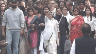 Mamata Banerjee hits the streets: West Bengal CM leads Kolkata rally against ED raids on I-PAC | Kolkata News