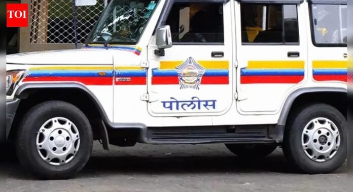 Mumbai: 6 youngsters, including 4 minors booked for Harbour Line robbery; Rs 11,000 stolen after threat | Mumbai News