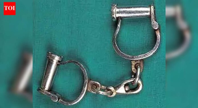 Mumbai: Barber held for playing ‘anti-national’ songs in shop | Mumbai News