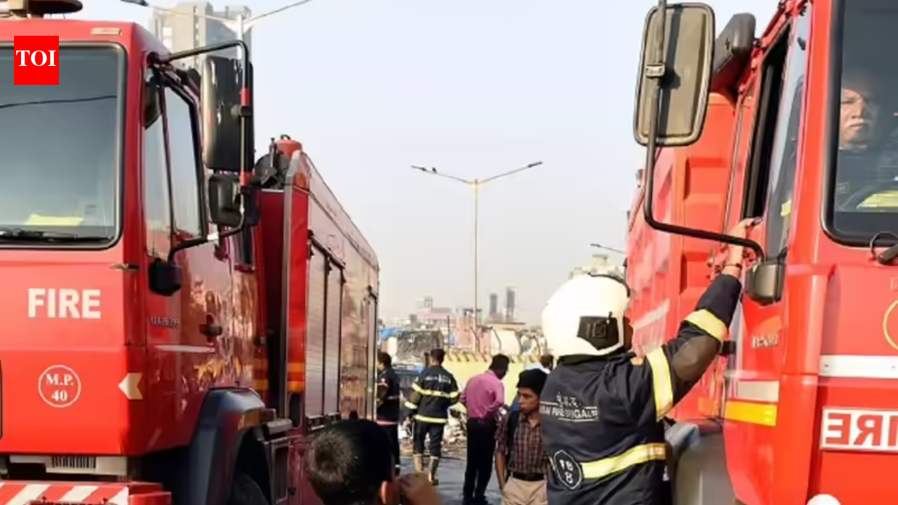 Mumbai blaze: Fire breaks out at Ghatkopar garment shop; 3 injured, 1 critical | Mumbai News